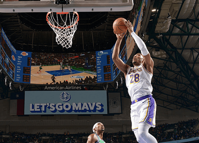 洛杉矶湖人NBA战胜孟菲斯灰熊戴维斯封盖锁定